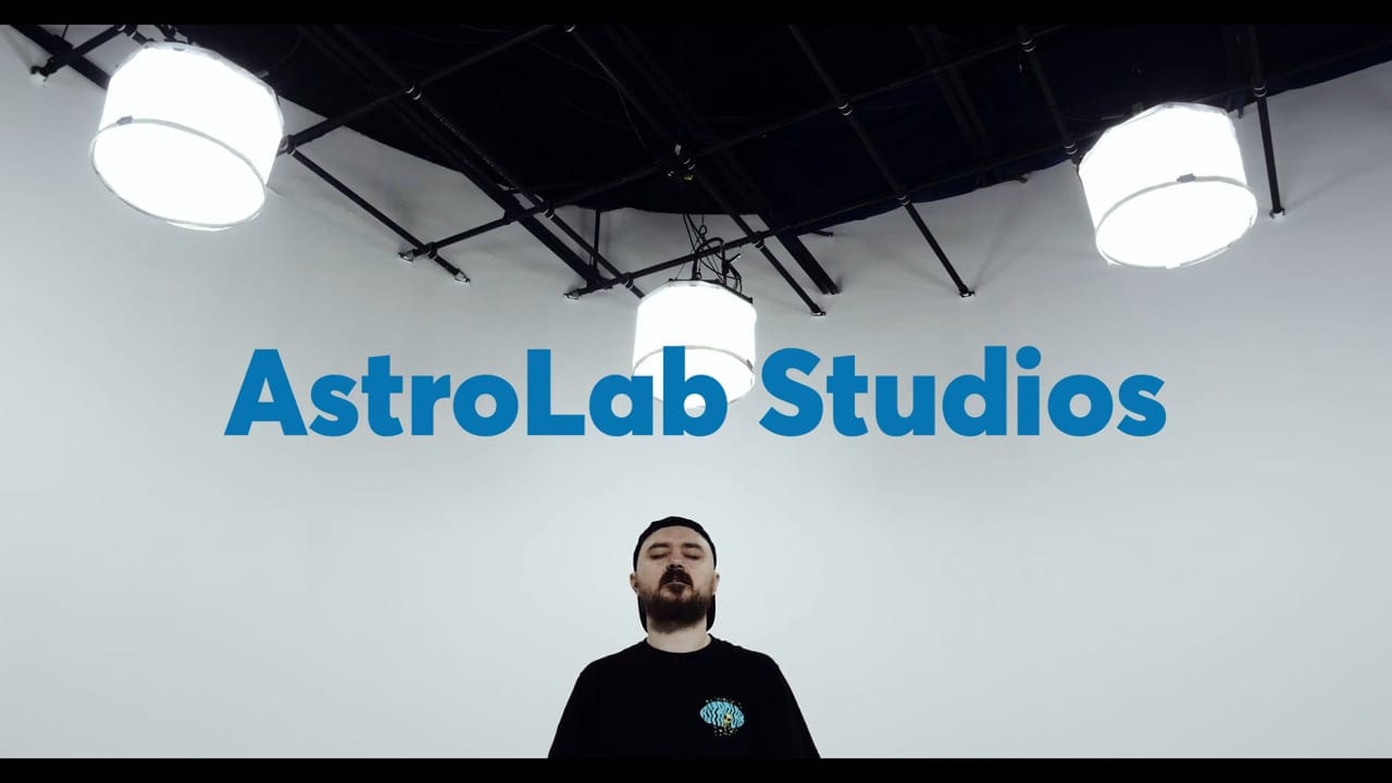 Astro Polo, opening frame: the AstroLab Studios title over Jesse Kellestine on the stage