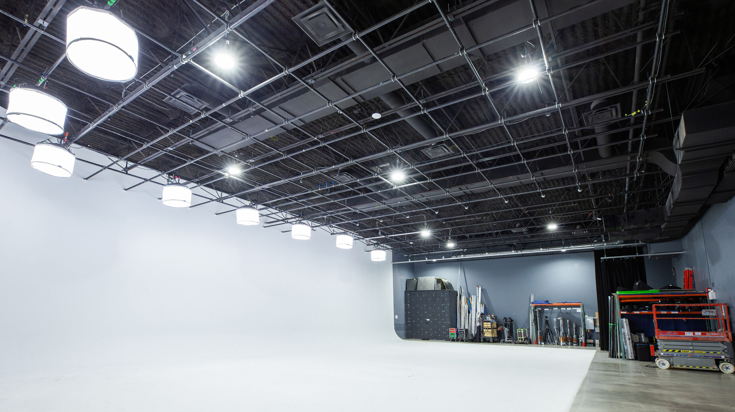 AstroLab Studios_Studio Cyc