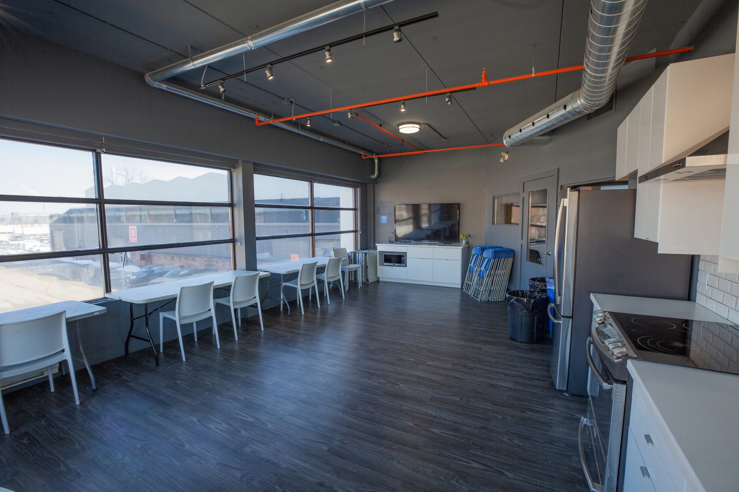 AstroLab Studios_Kitchen & Lounge